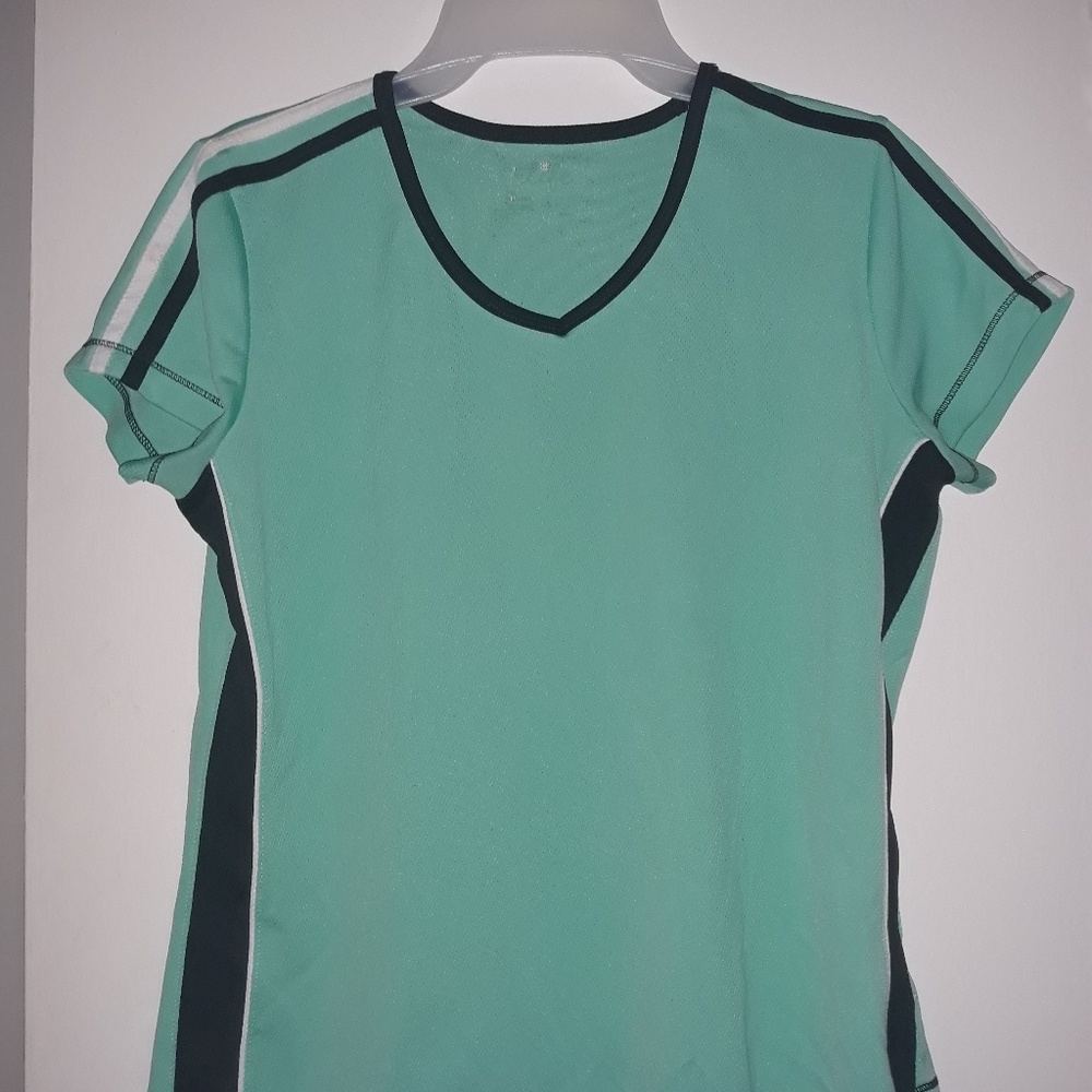 Athletic shirt